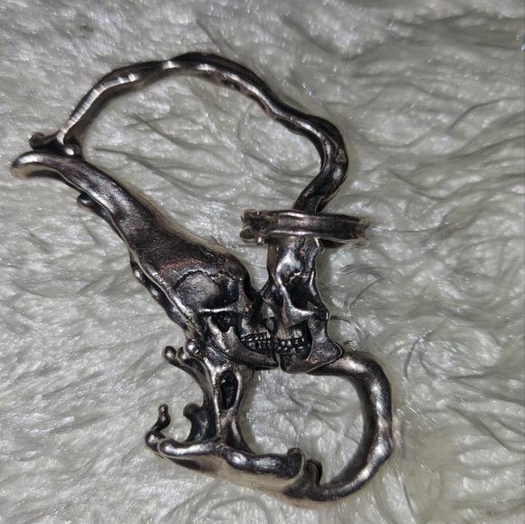 925 kissing skulls pendant - Picture 9 of 9